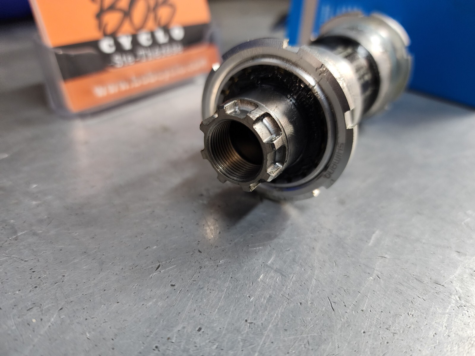 Dura ace track bottom bracket BB-7700 octalink italian tread 70x109mm