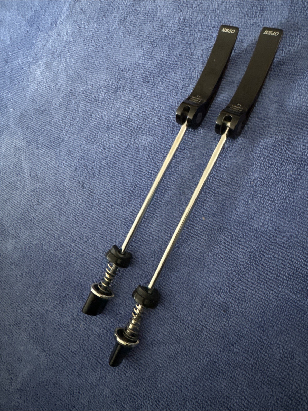 BONTRAGER SKEWERS STAINLESS FRT/RR 100/130/135MM BLACK 108 GRAMS EXCL COND