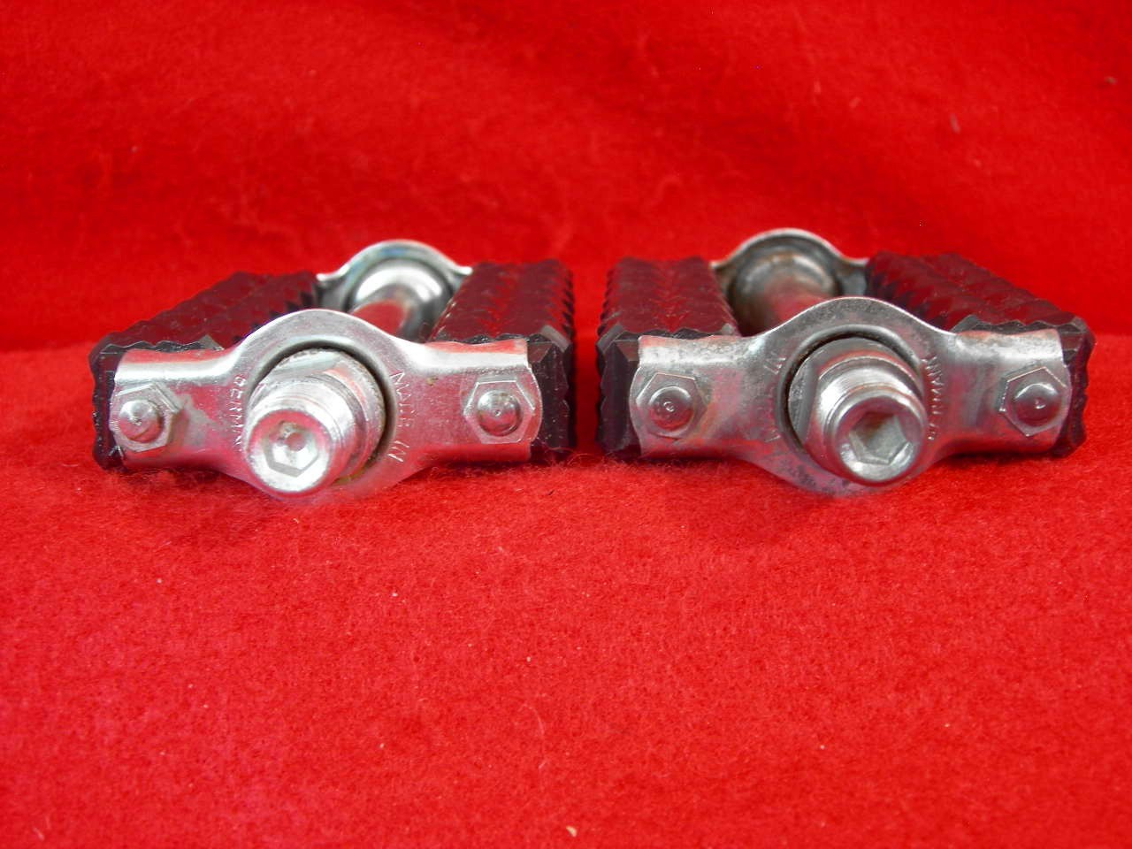 Union 4″ Waffle Pedal Pedals Set Steel 9/16ths Threads Germany Used.