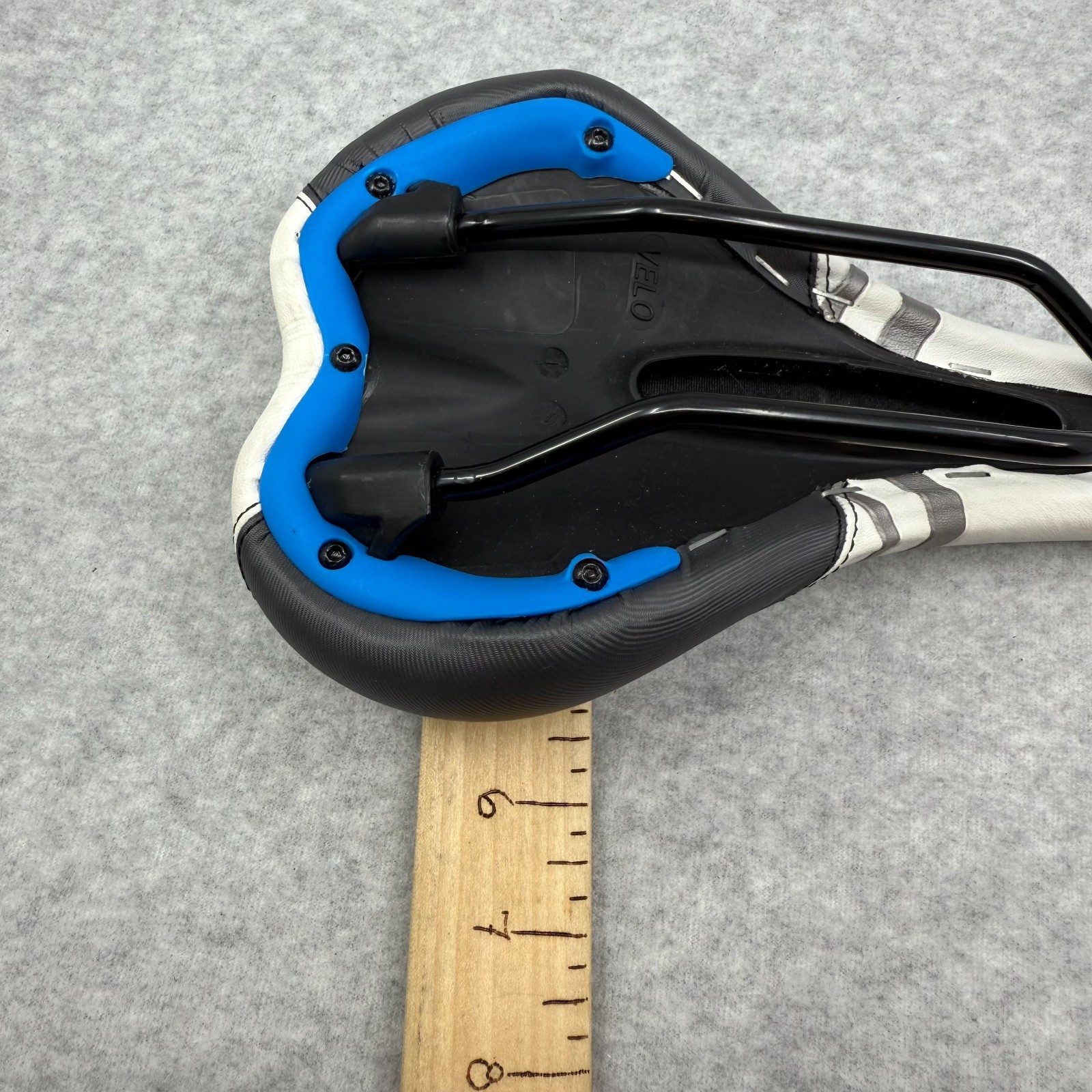 Giant Velo Saddle White Gray Black Striped