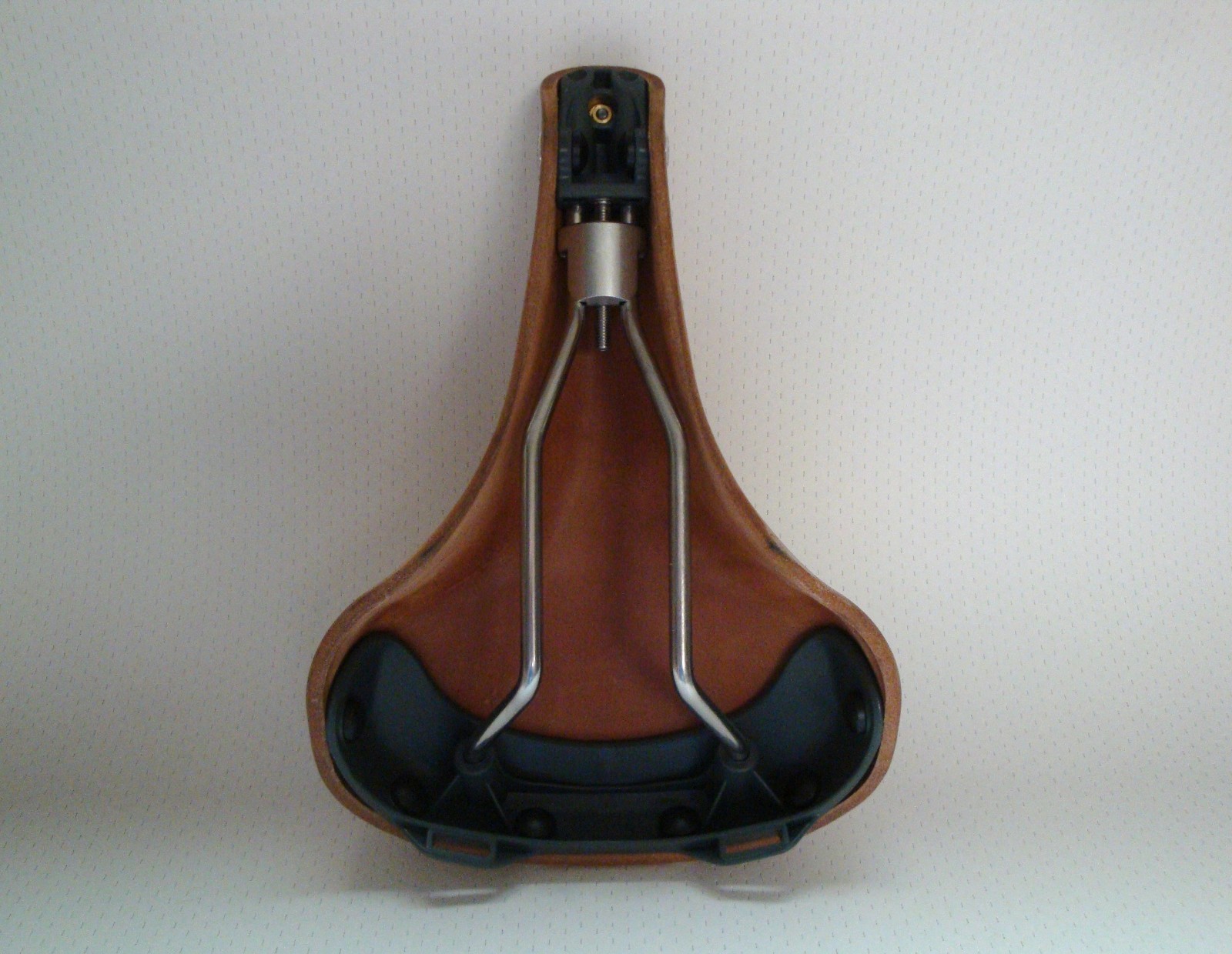 NEW IN BOX GILLES BERTHOUD SADDLE SEAT MENTE NATURAL MADE IN FRANCE