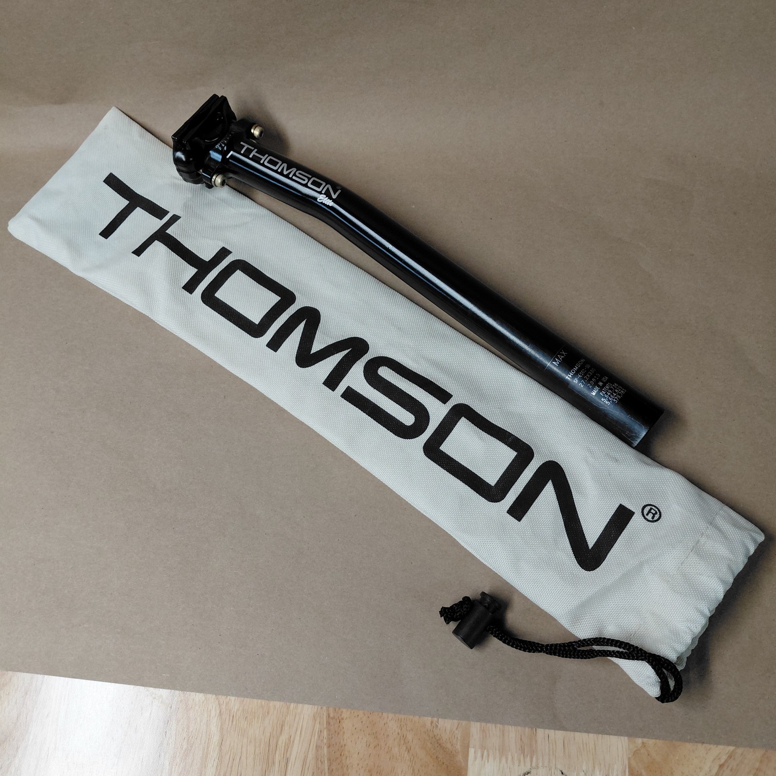 Thomson Elite Setback Seatpost – 27.2 x 330mm – Black (SP-E101-SB) with Bag