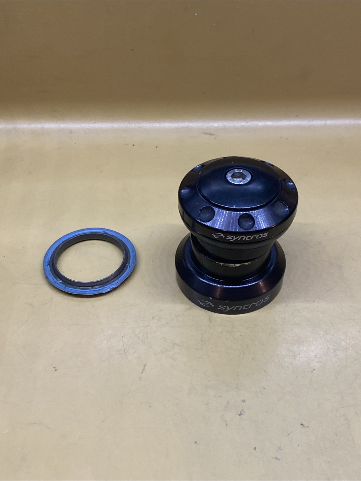 Black Syncros 1-1/8” Sealed Bearing Headset Excellent