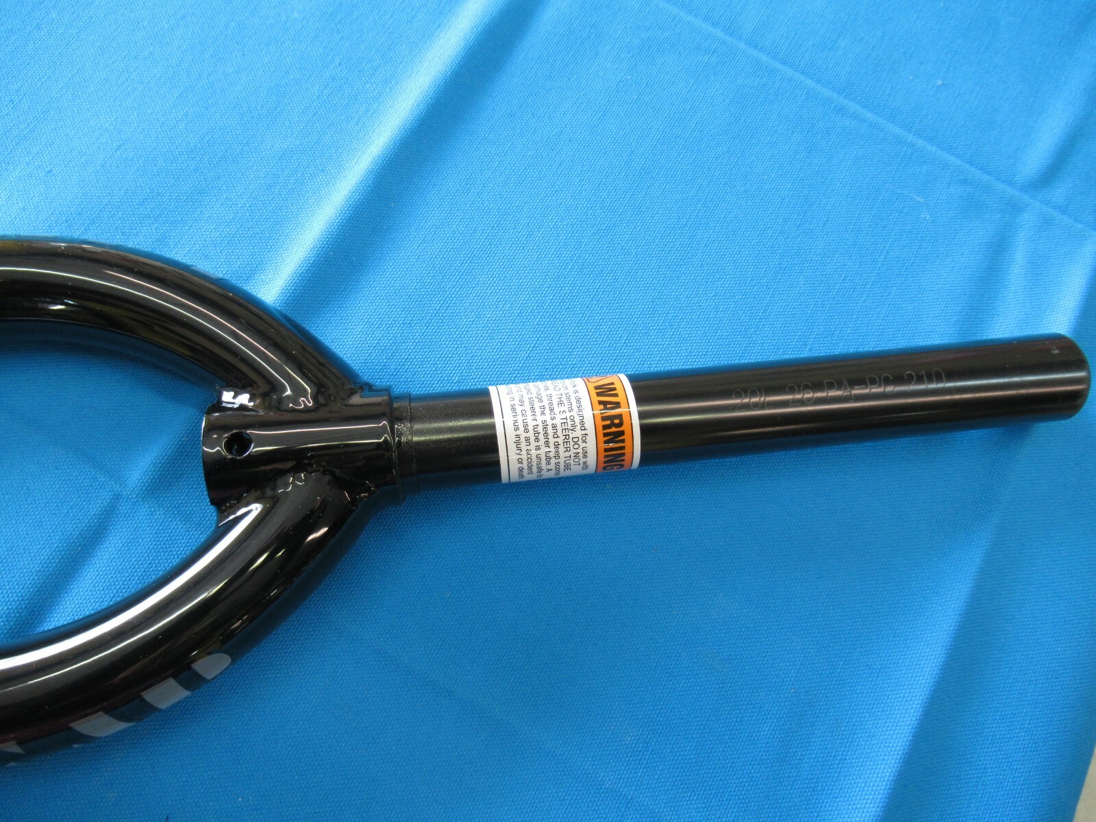 SE Bikes BMX Bicycle 26″ Black Landing Gear 1-1/8″ Threadless Fork Tube – New