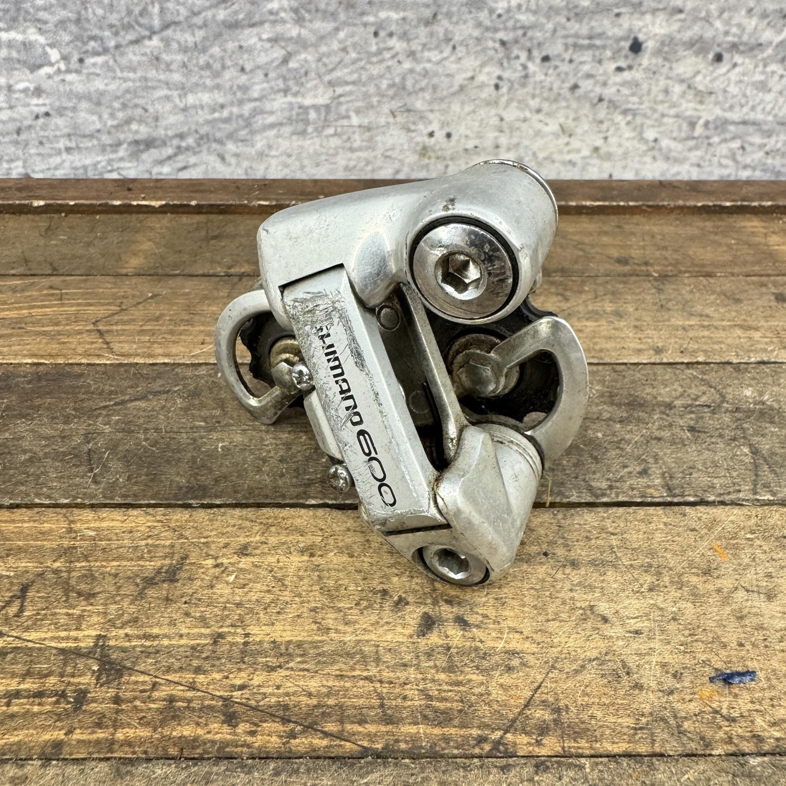 Vintage Shimano 600 Rear Derailleur RD-6207 Short Cage Bolt-On Road Bike Japan
