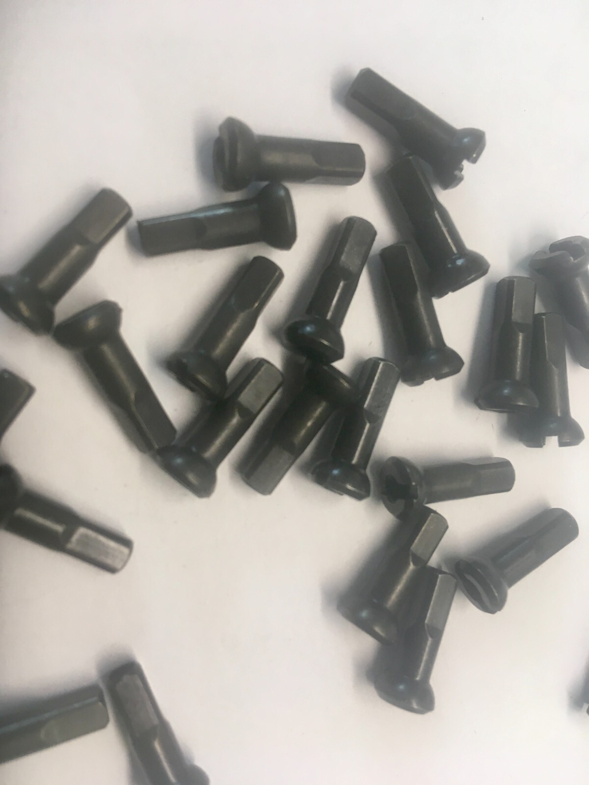 Spokes/nippls Black180 trough298mm.13G(2.3mm).straight gauge.stainles.18pc. set