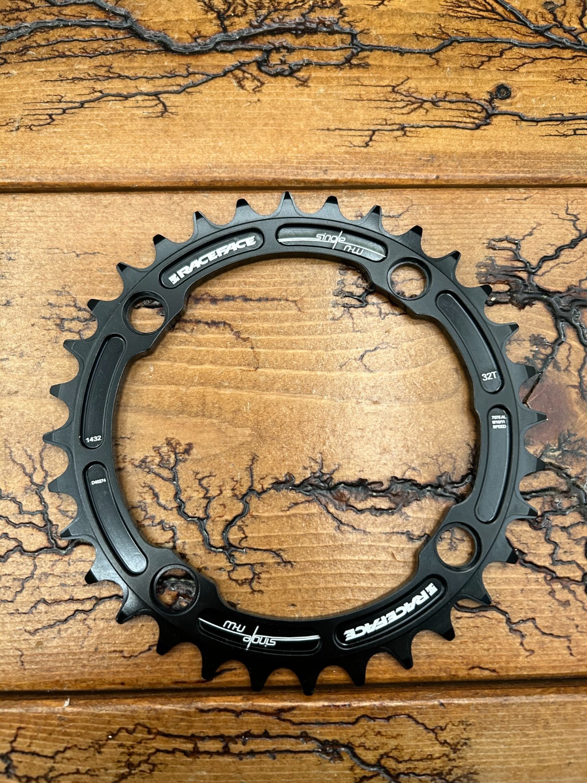 RaceFace Black 32 Tooth Narrow-Wide 104 MTB Chainring 9 10 11 12-Speed