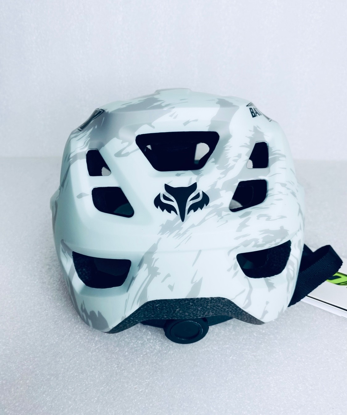 New Other Bat Fox Size M Adjustable Lightweight Bicycle Helmet, White/Camo