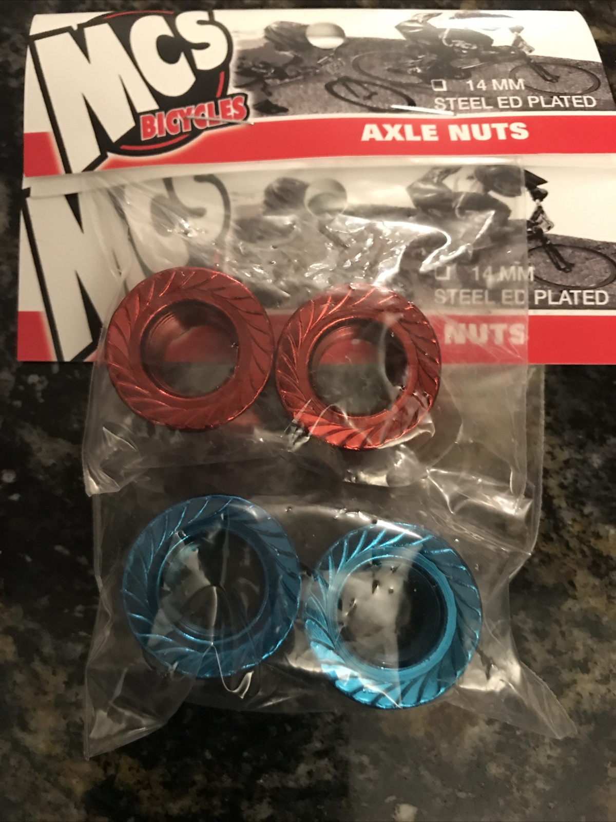 MCS 14mm Hub Axel Nuts red or blue pair