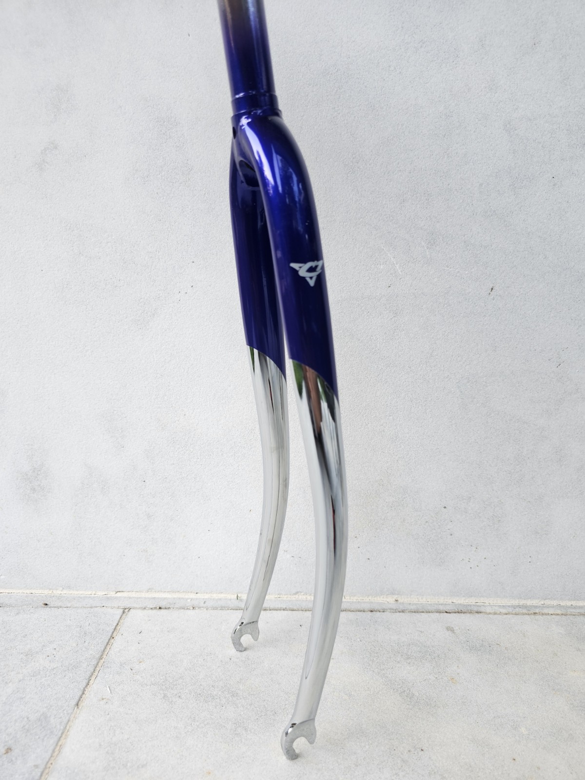 Columbus Casati 1″ Threaded Steel Fork – 146mm Steerer, 64mm Thread, Chrome/Blue