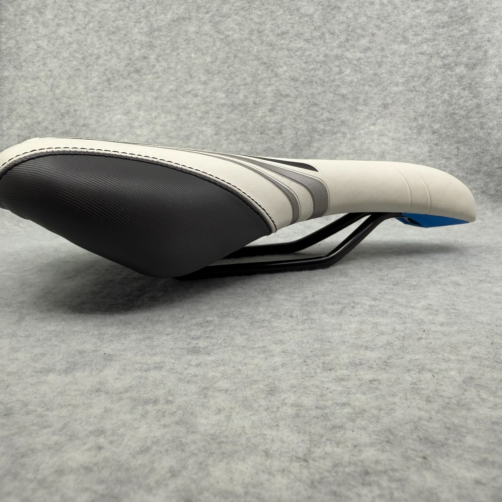 Giant Velo Saddle White Gray Black Striped