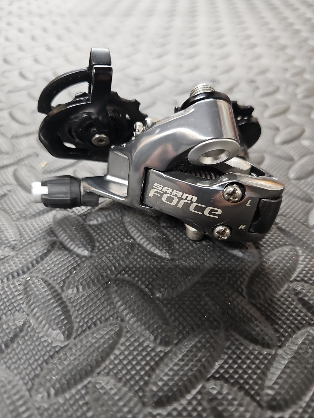 Sram FORCE 9 SPEED REAR DERAILEUR NEW