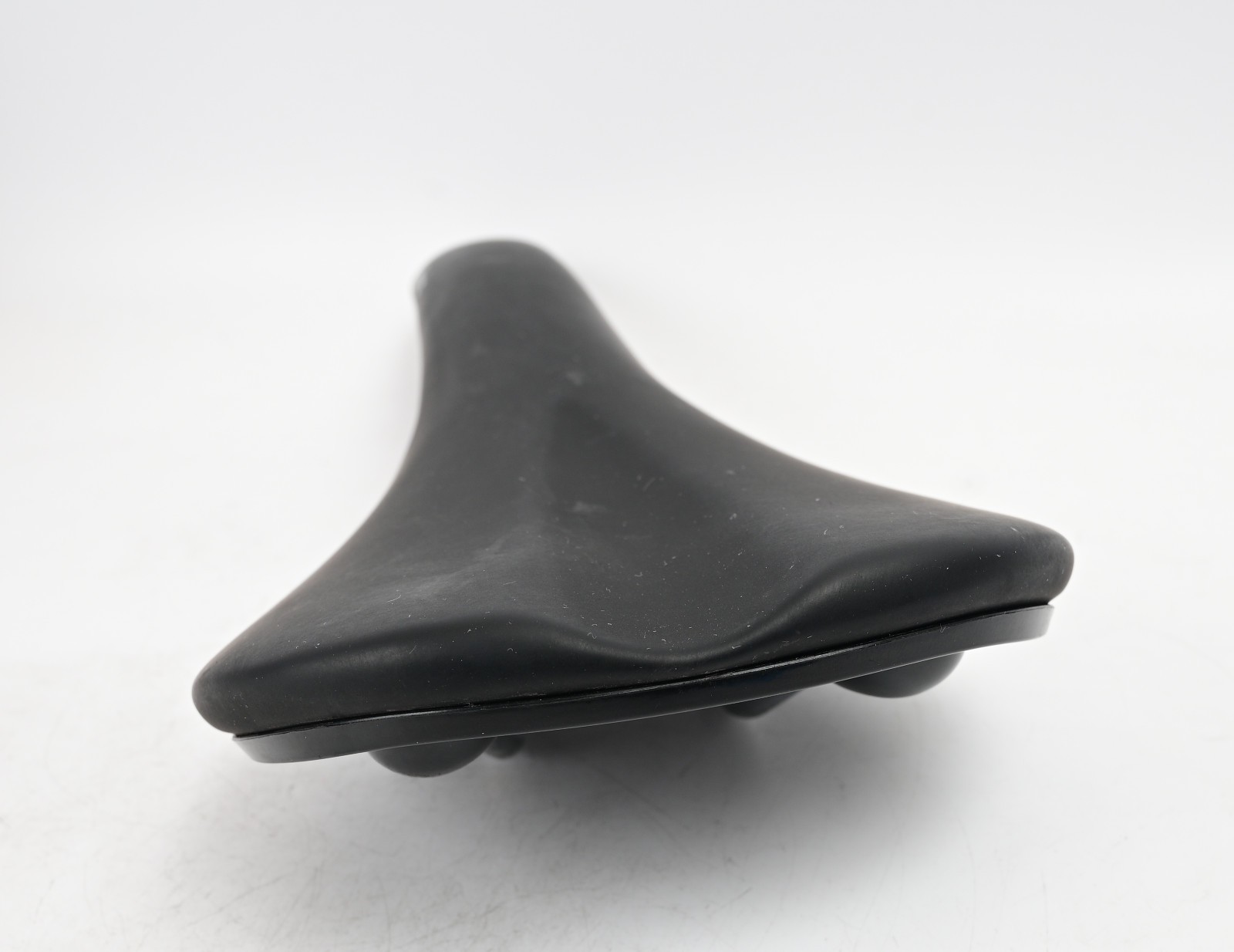 Fabric Scoop Shallow Bike Saddle Black Road Gravel MTB Seat 138mm