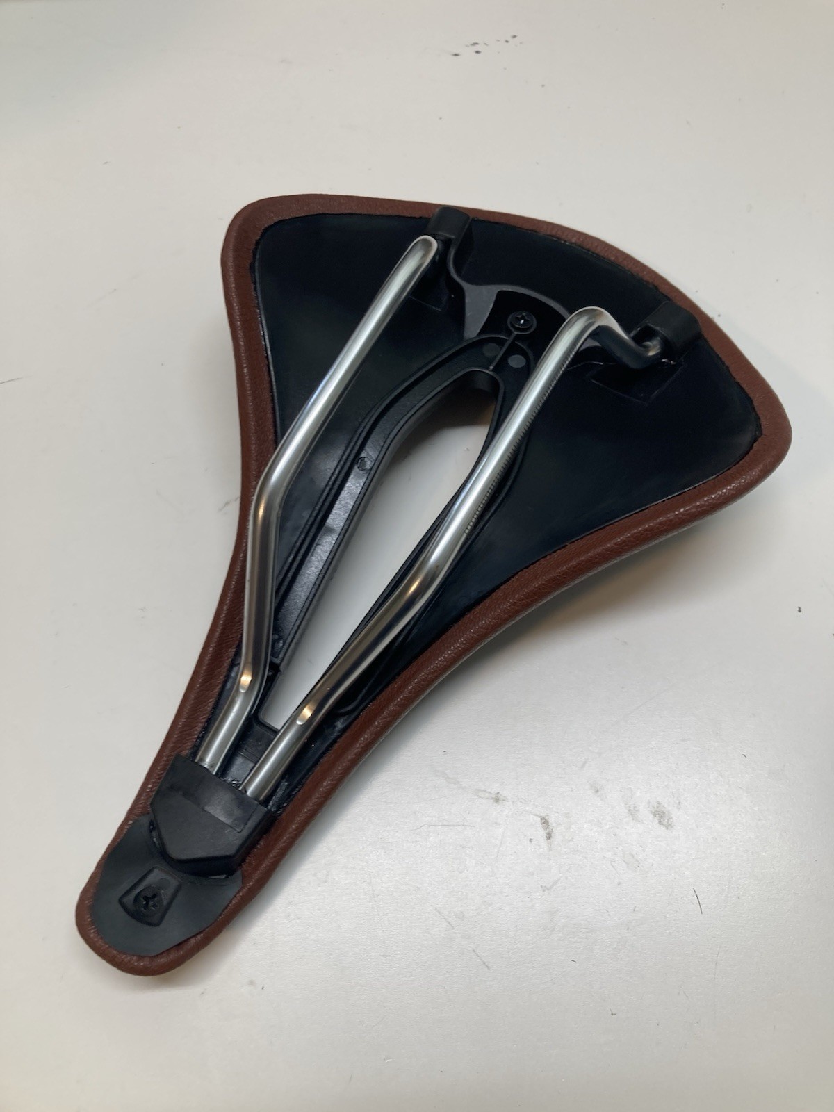Brown leather saddle 160mm x 250mm road gravel mountain bike seat power short