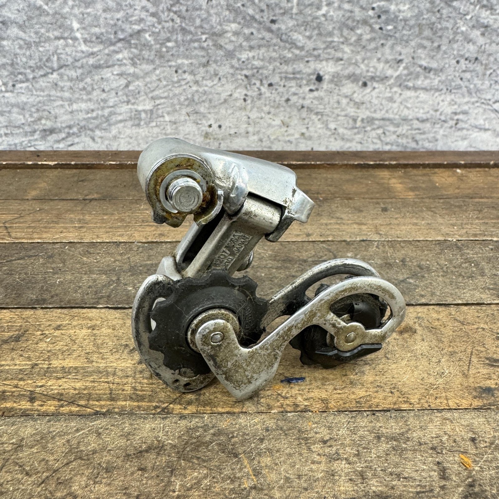 Vintage Shimano 600 Rear Derailleur RD-6207 Short Cage Bolt-On Road Bike Japan