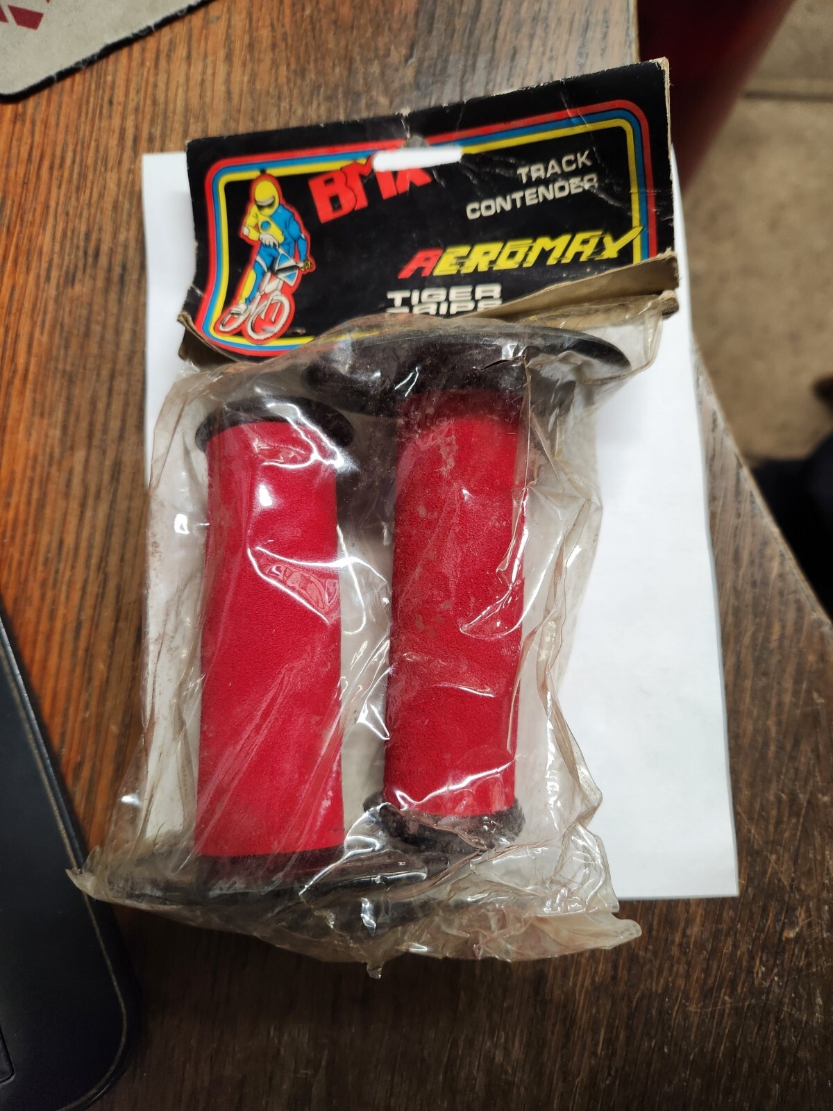 NOS Aeromax Tiger MX BMX Red / Black Oval Flange Old School Foam BMX Grips