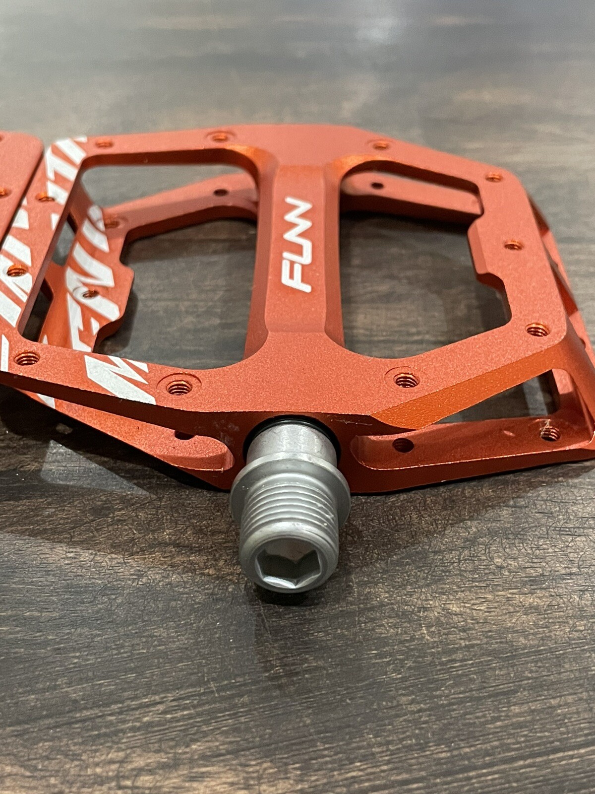 FUNN FUNNDAMENTAL Mountain Bike Flat Pedals Red (i2)