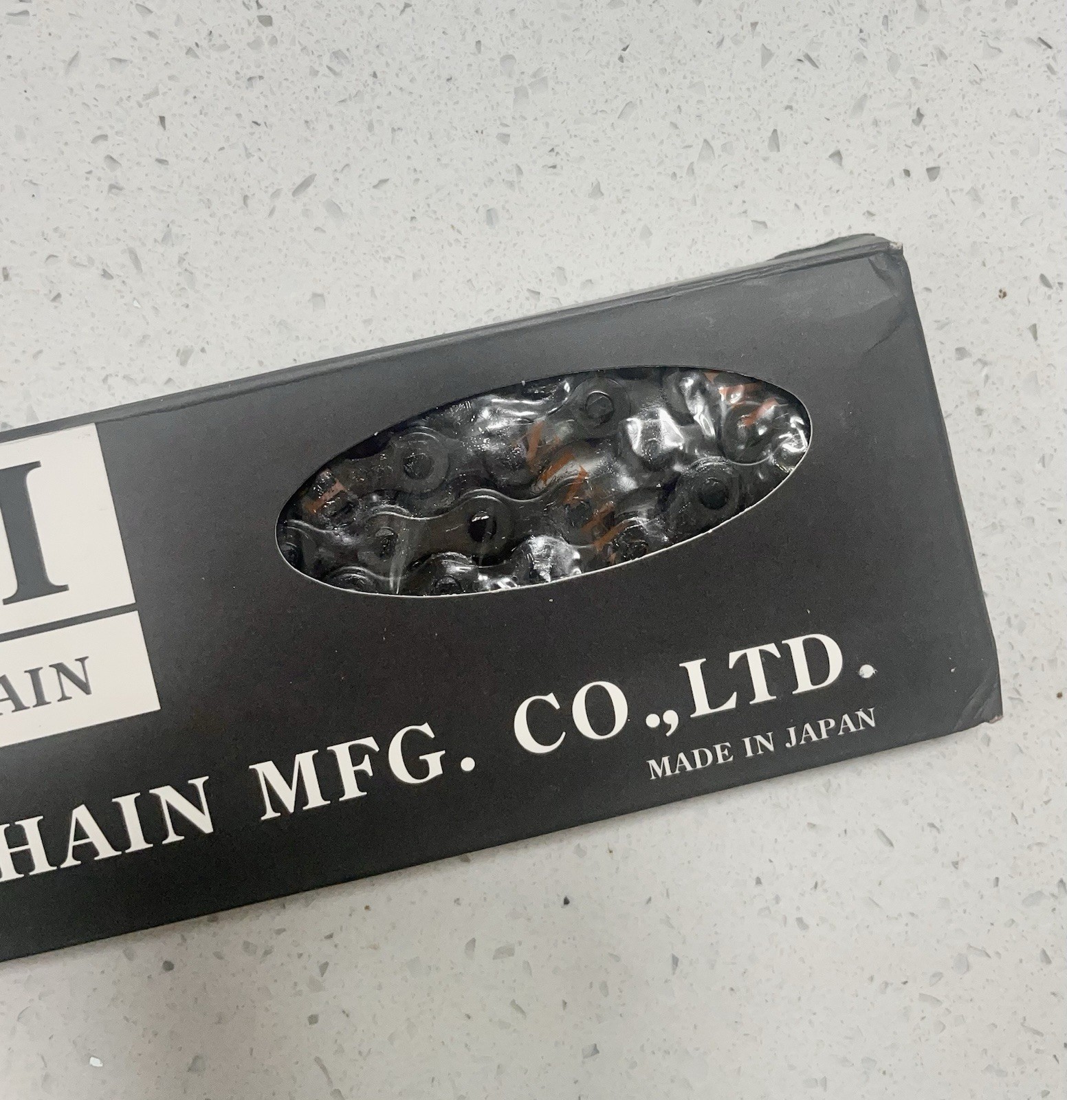 Izumi Mash SF Track Chain 1/8″ ( Black & Black ) 116 Links / Track bicycle.