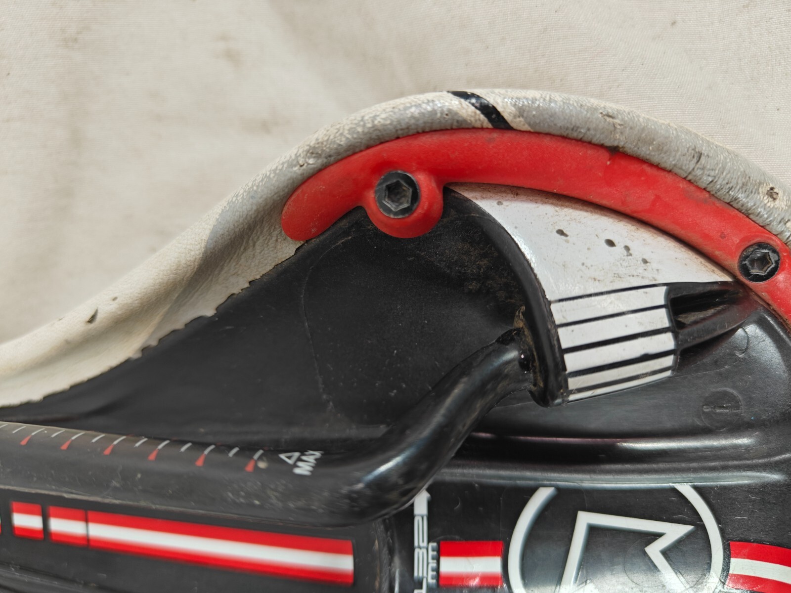 Turnix Pro White Gray Black 132mm Bike Saddle Seat