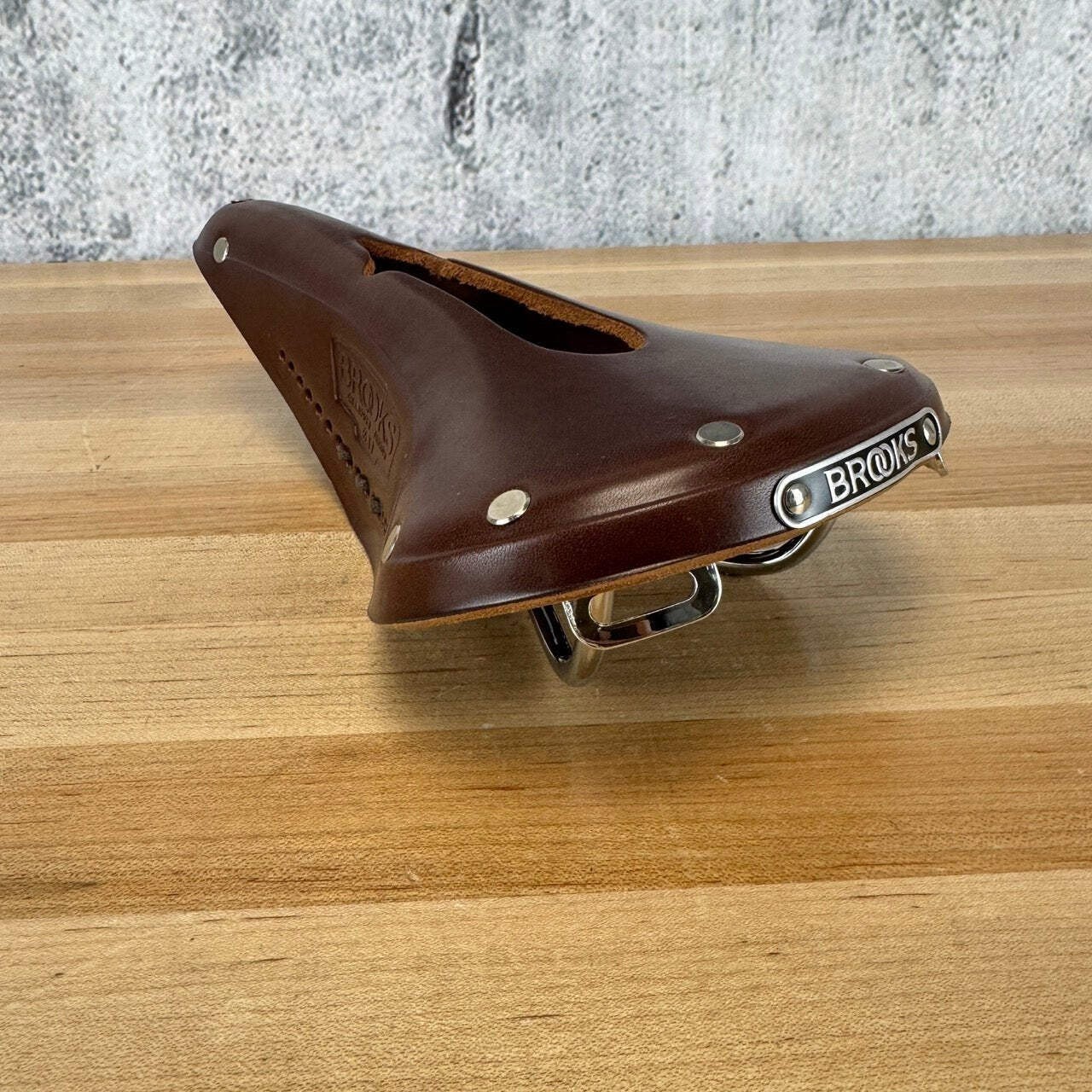 New! Brooks B17 Carved Honey Leather 7x7mm 150mm Saddle 521g MSRP $175