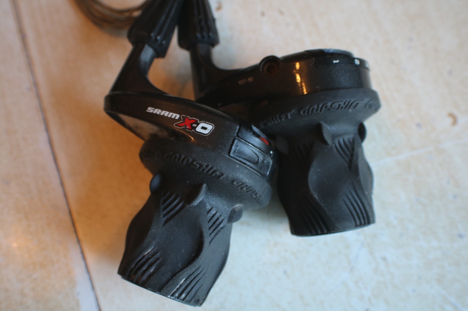 SRAM X-0 3×9 Grip Shifters – Twist Shifter Set Pair Mountain Bike Black 9×3