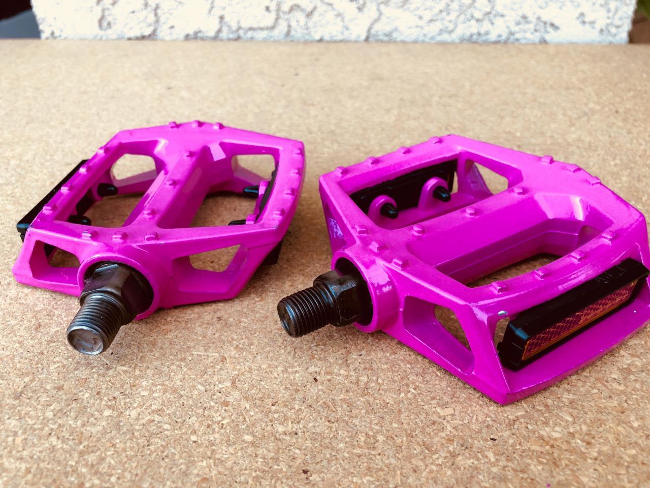 HOT PINK 9/16″ ALLOY BICYCLE PEDALS BMX BIKE BEACH CRUISER MTB ROAD BICYCLES