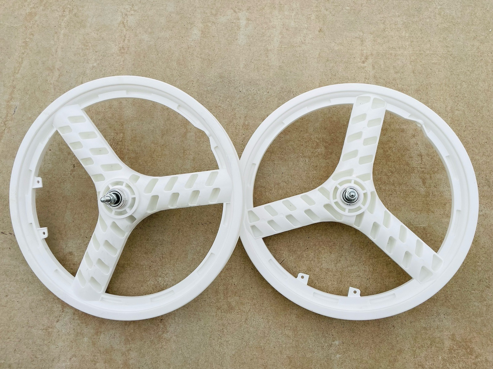 Pair of 20″ Bicycle Mag Wheels Set 6 SPOKE WHITE FOR GT DYNO HARO any BMX BIKE