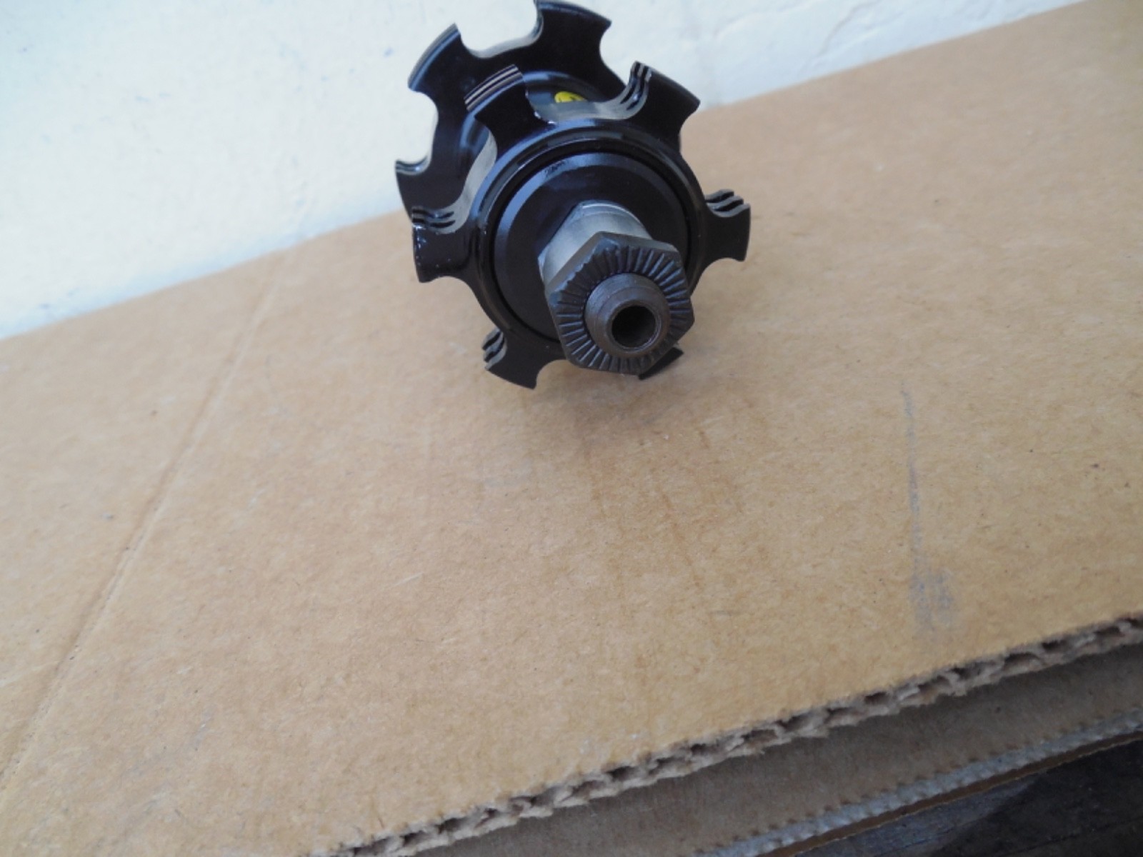 Mavic AKSIUM RACE Rear Hub 8/9/10/11 Speed 131mm 11 sp 24H Quick Release (b2)