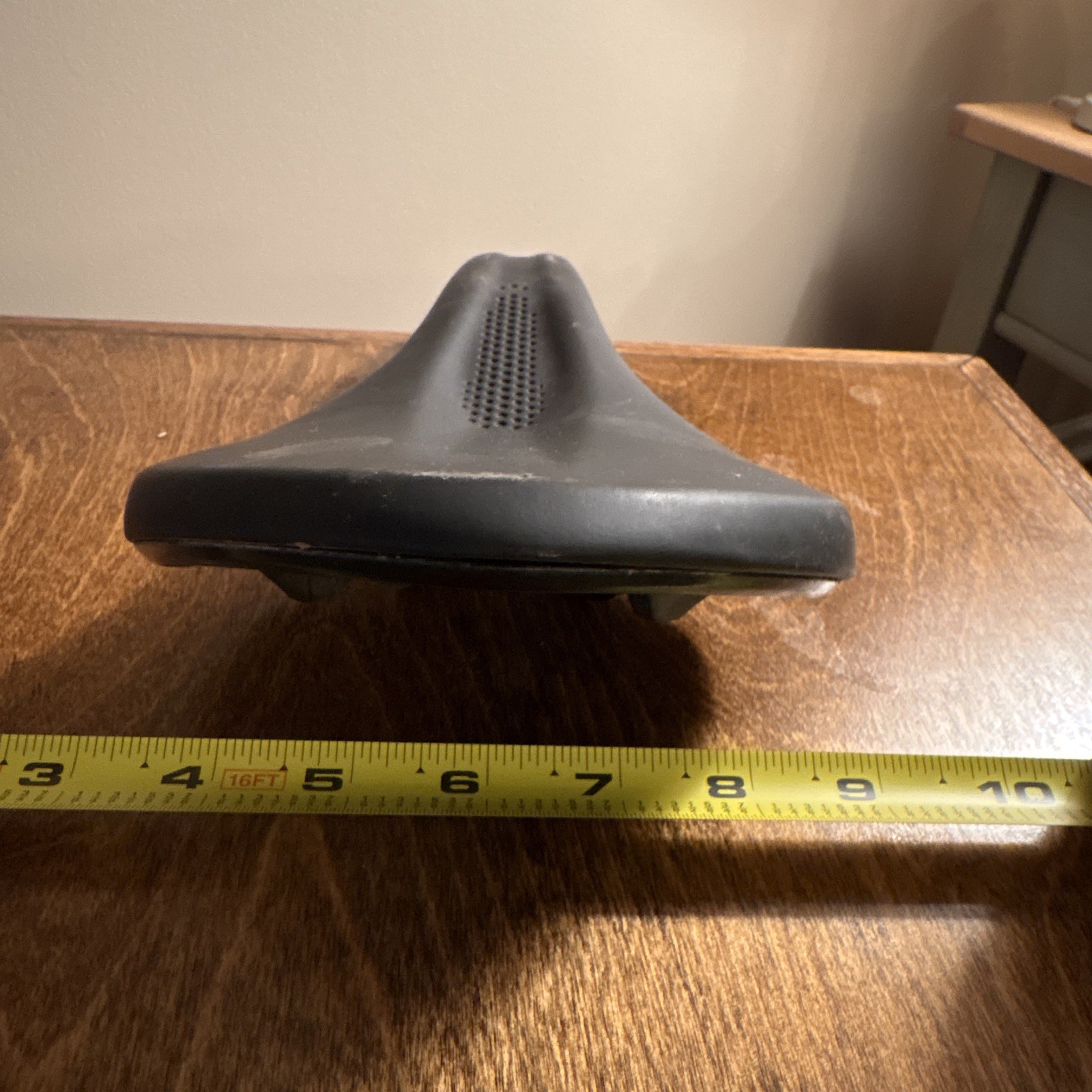 Fizik Road/Mountain/Hybrid Bike Saddle Seat – Black Synthetic/Steel 10×5 in