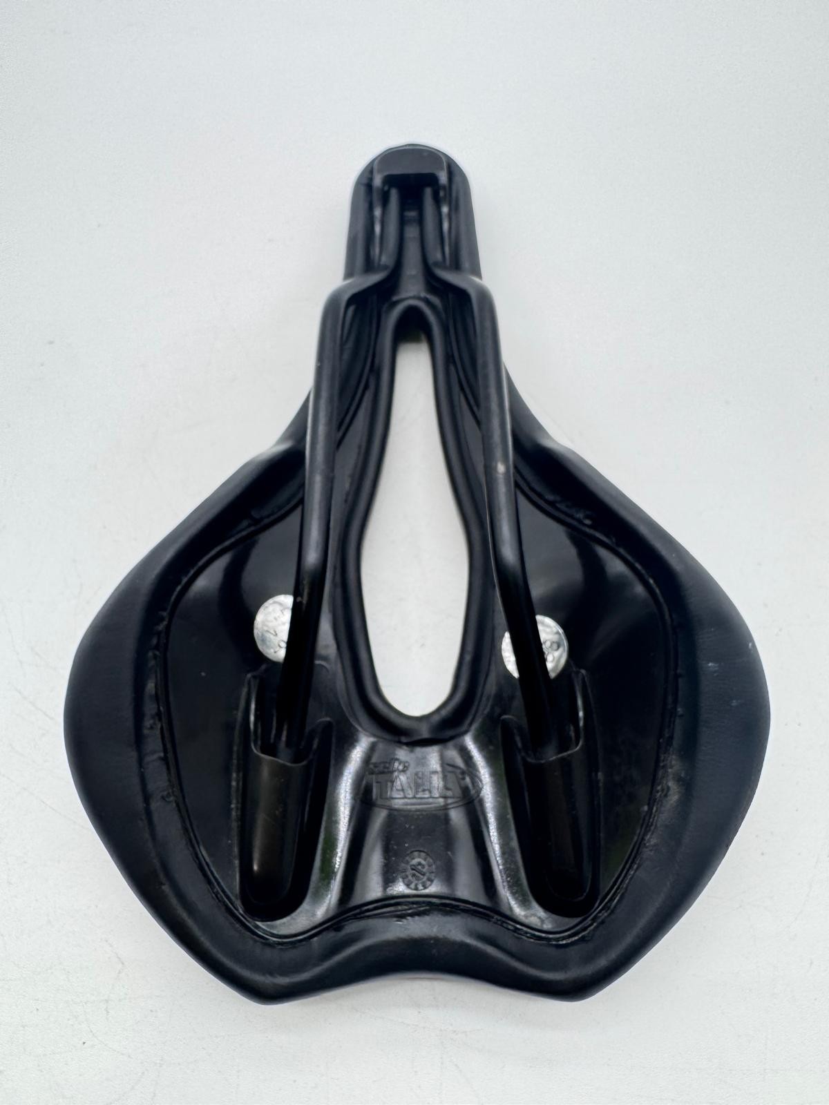 Selle Italia X3 Boost Cutaway Road Bike Saddle Black 7x7mm Rails 155mm