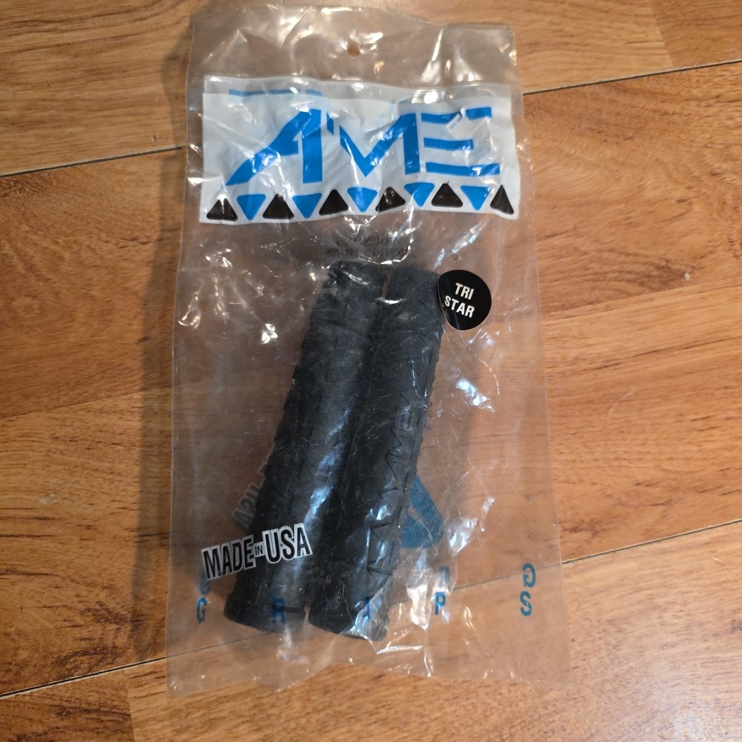 AME Tri STAR flangeless MTB bicycle grips – Black