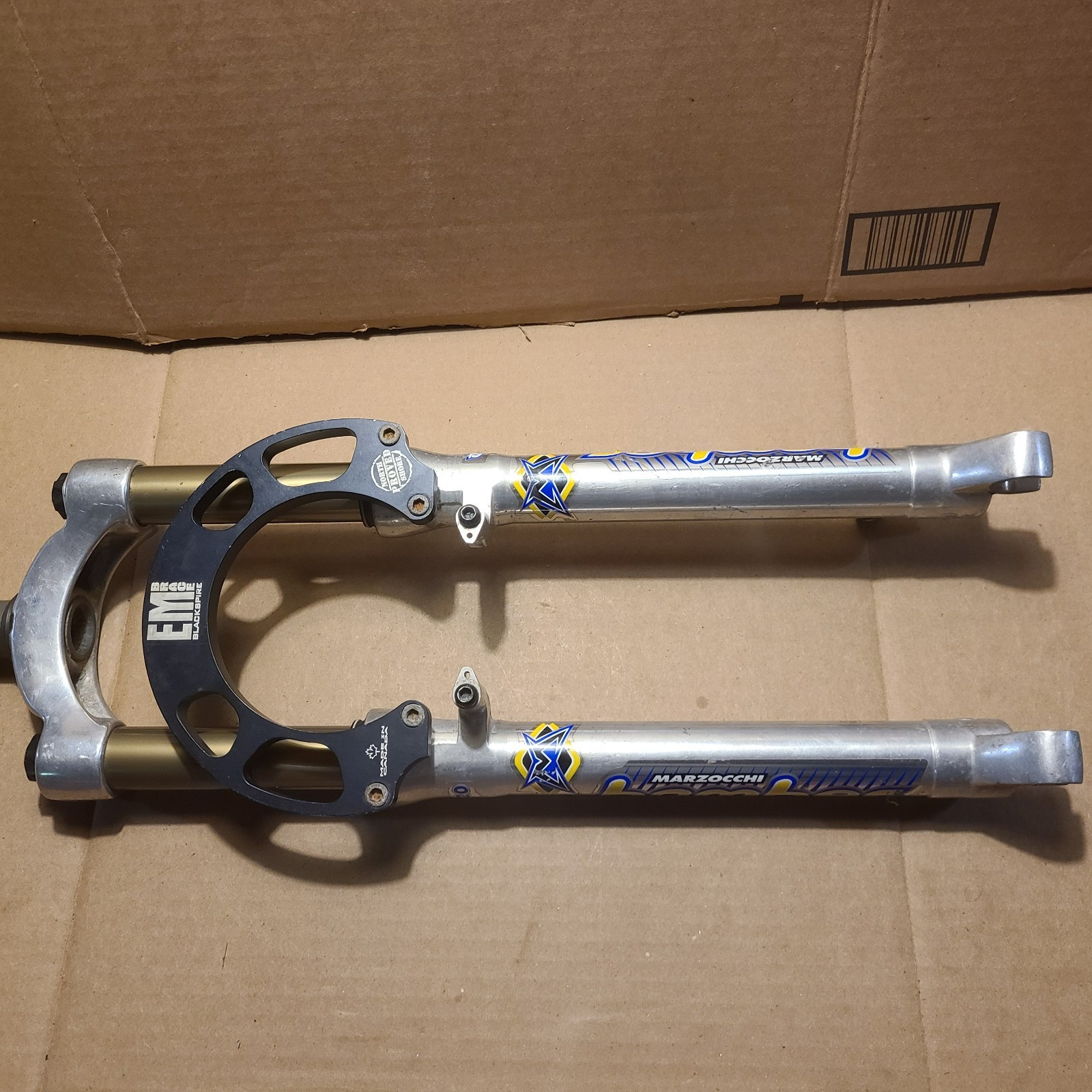 2000 Marzocchi Bomber Z3 QR20 26″ Suspension Fork Silver Italy, Blackspire Brace