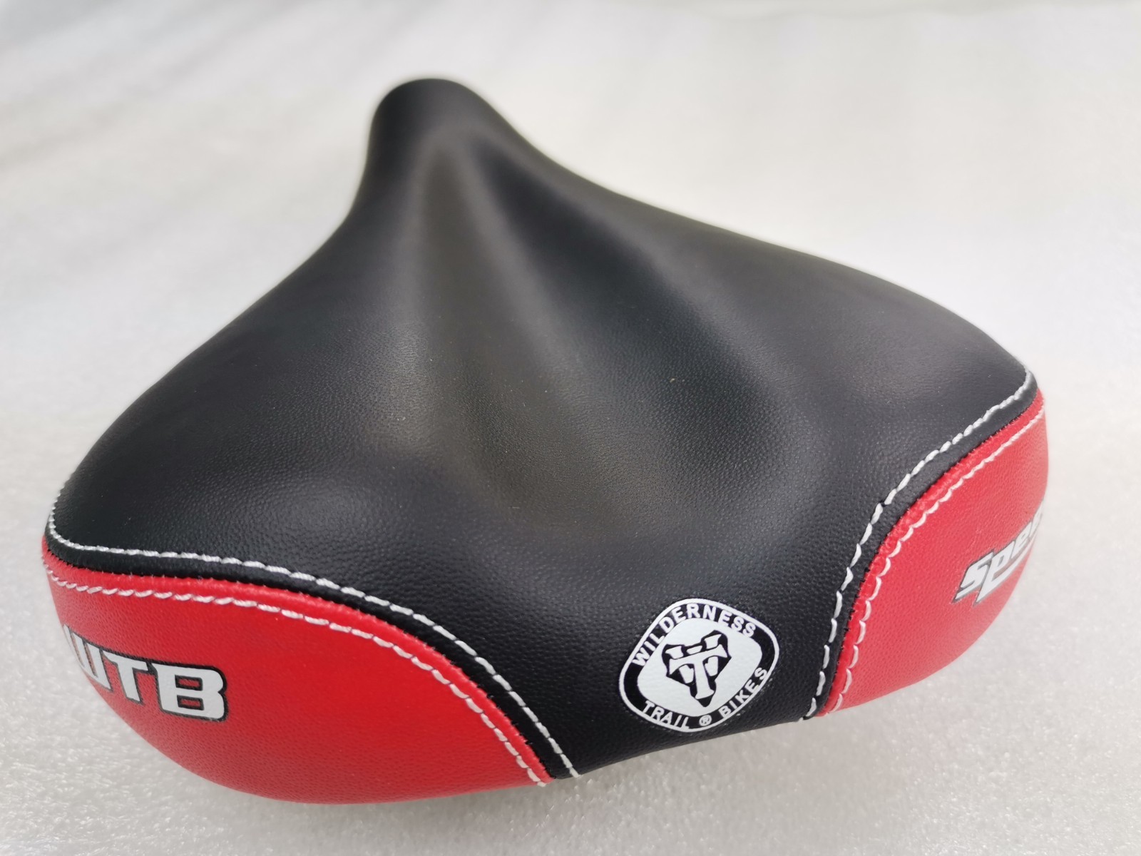 NEW OLD STOCK WTB SPEED V SADDLE SEAT WIDE 160MM BLACK RED MTB CITY TOURING BIKE