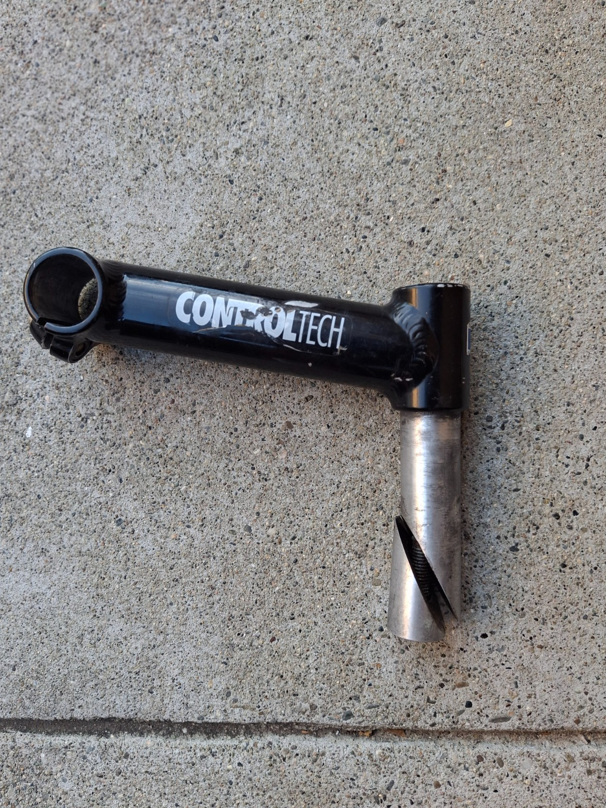 Control Tech Stem 1″ in Threaded Quill 135 mm Reach Black 25.mm Aluminum