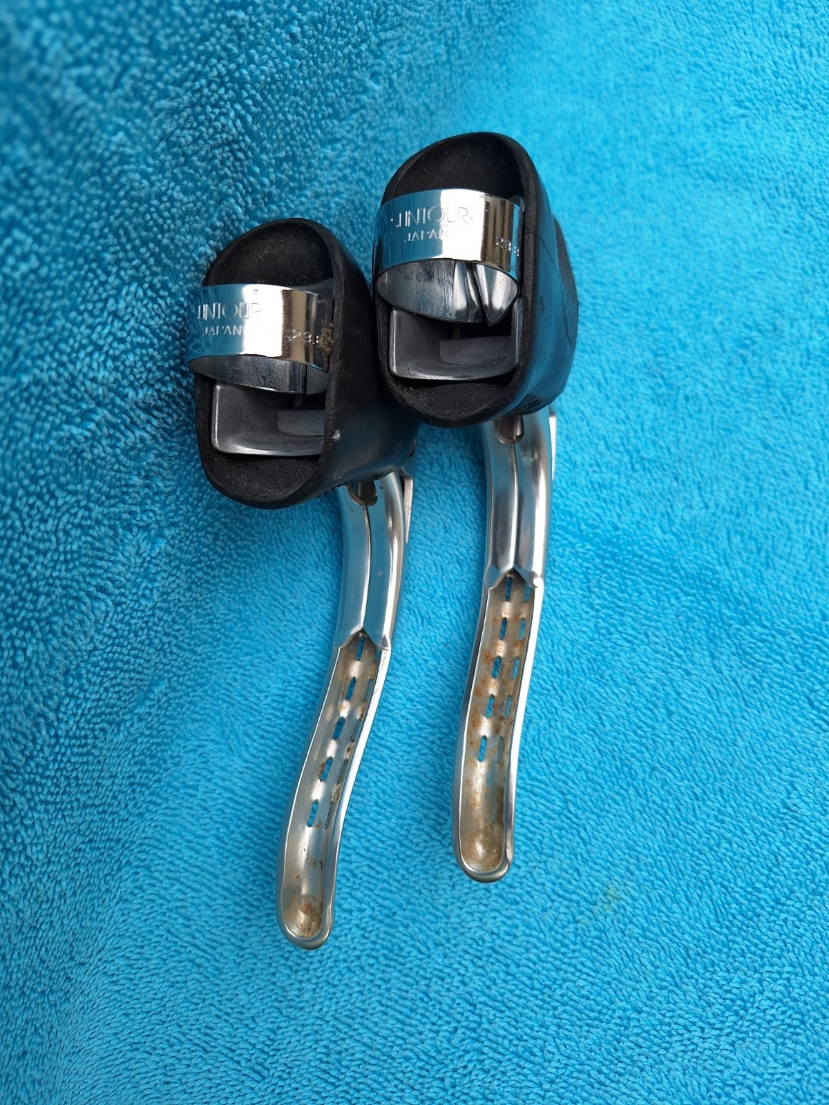 NOS SunTour Cyclone Non-Aero Brake Levers / CB-7200 / 1980s