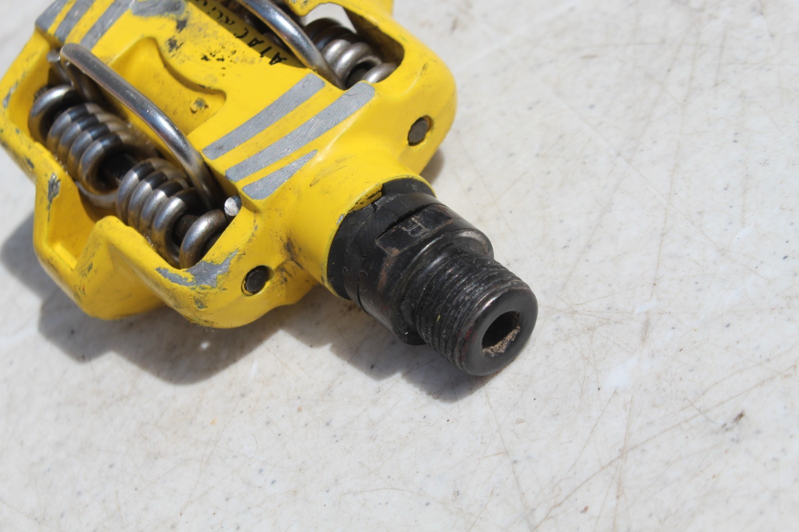 TIME ATAC Alium Clipless MTB Bike Pedals Yellow 9/16 Pair Trail W/ CLEATS SCREWS