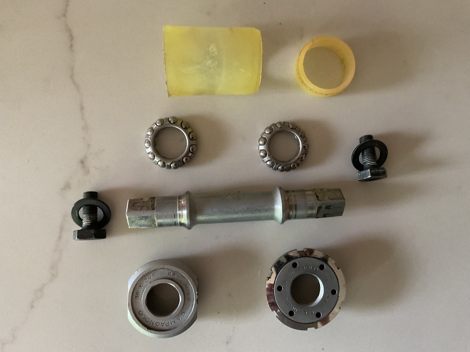Campagnolo Record Bottom Bracket 1980s Italian 114.5mm 70-SS Good Condition