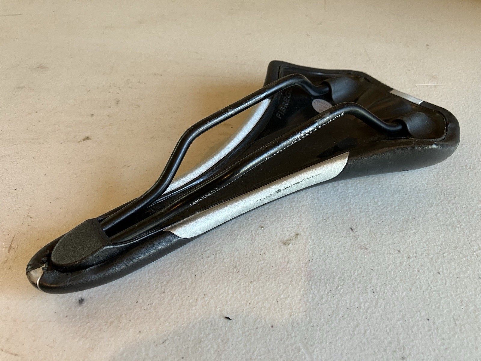 Selle Italia SL Composite Bicycle Saddle – Forged Alloy Rails 300 Grams