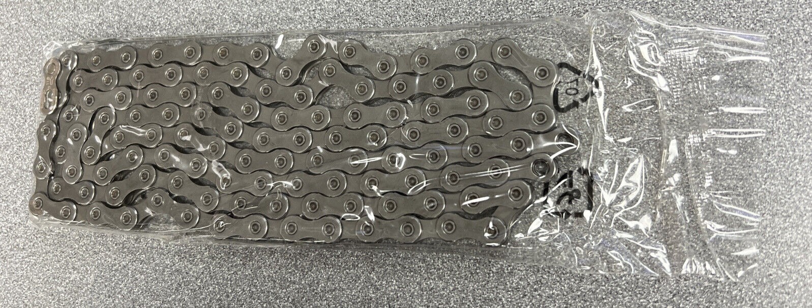 Shimano CN-HG701-11 Chain – 11-Speed, 126 Links, Gray