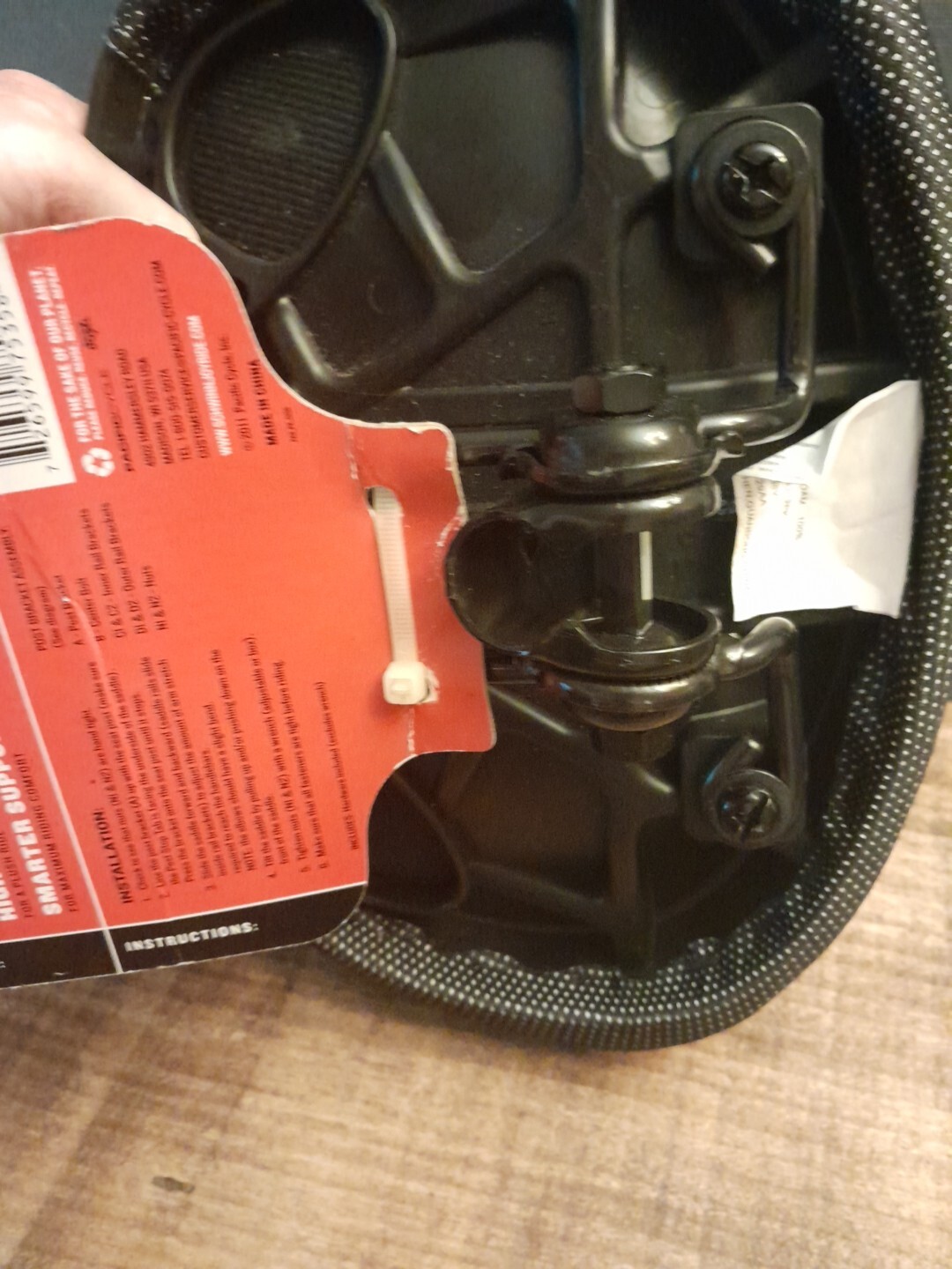 SCHWINN Bicycle Stress Free Noseless Saddle Bike Seat See Description