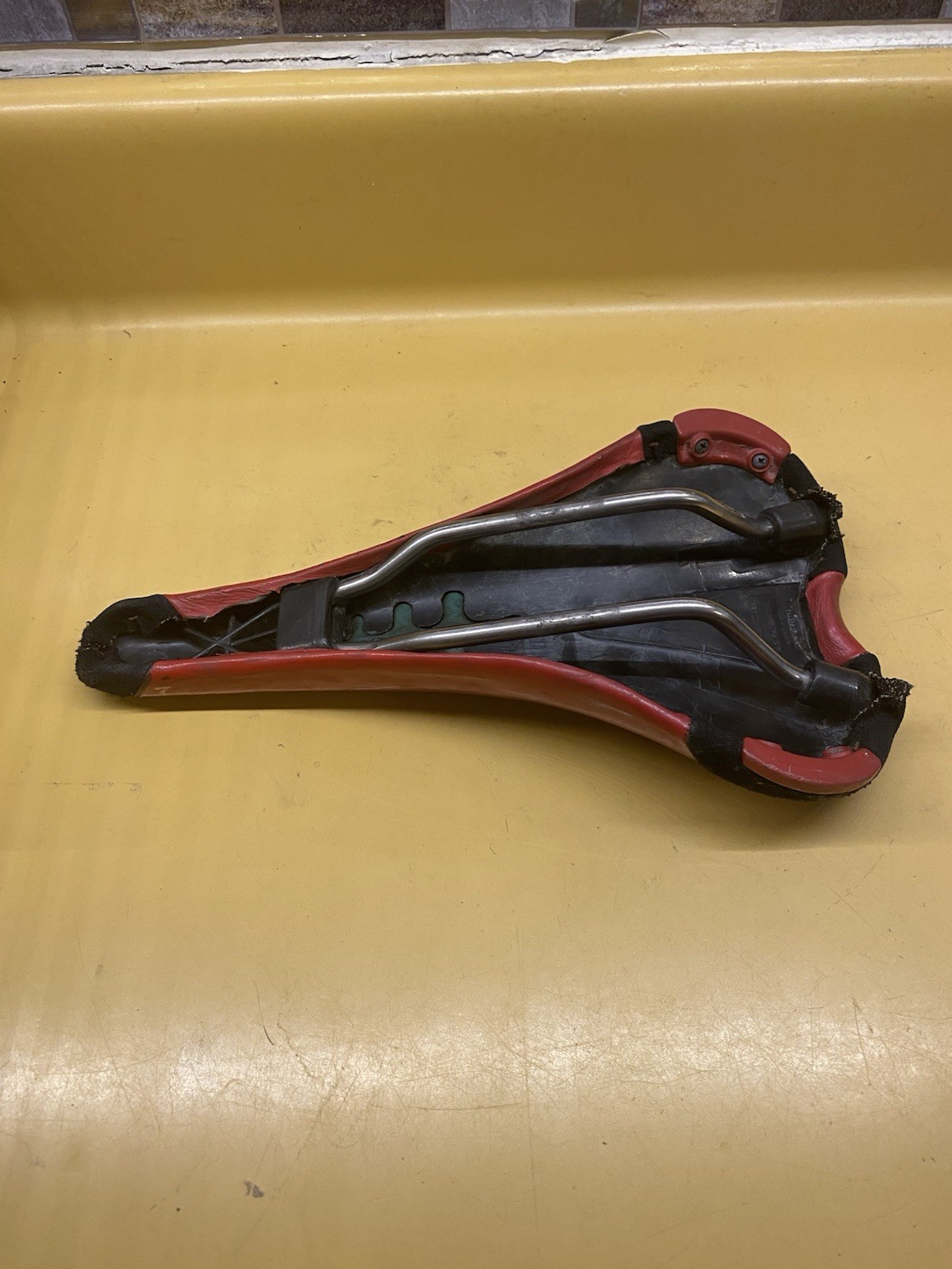 Red Avocet O2 Air 270mm x 145mm Titanium Rail Saddle