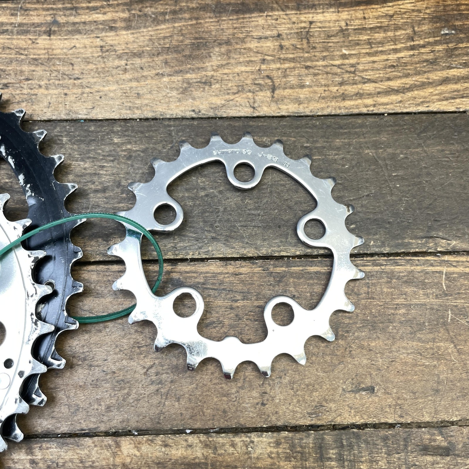 Vintage Shimano 42/32/22T Chainring Set 94/58 BCD 5-Arm Triple MTB Hyperdrive-C