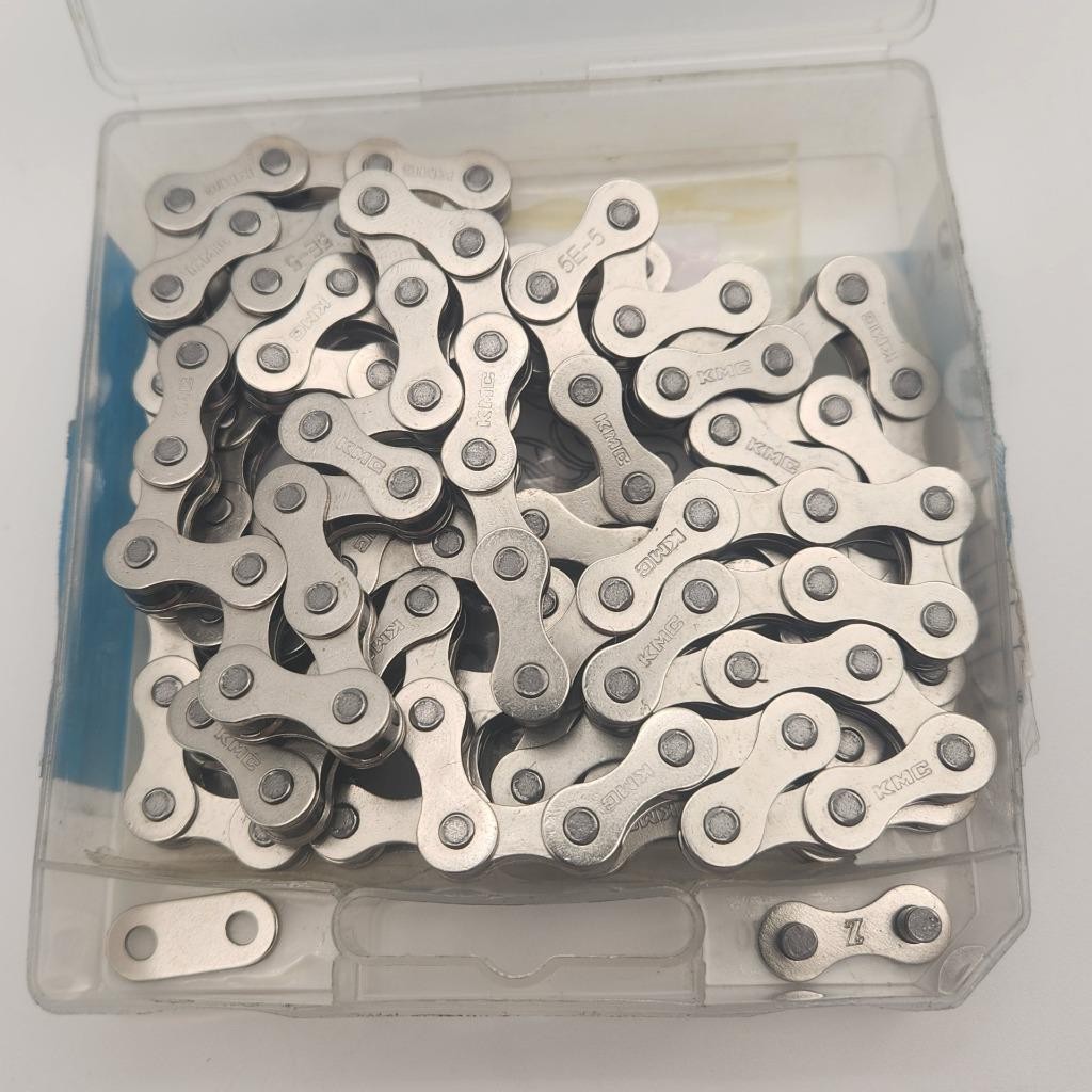 KMC S1 1/8″ 112L Single-Speed Silver Chain fits BMX Cruiser Fixed Bicycle OPEN