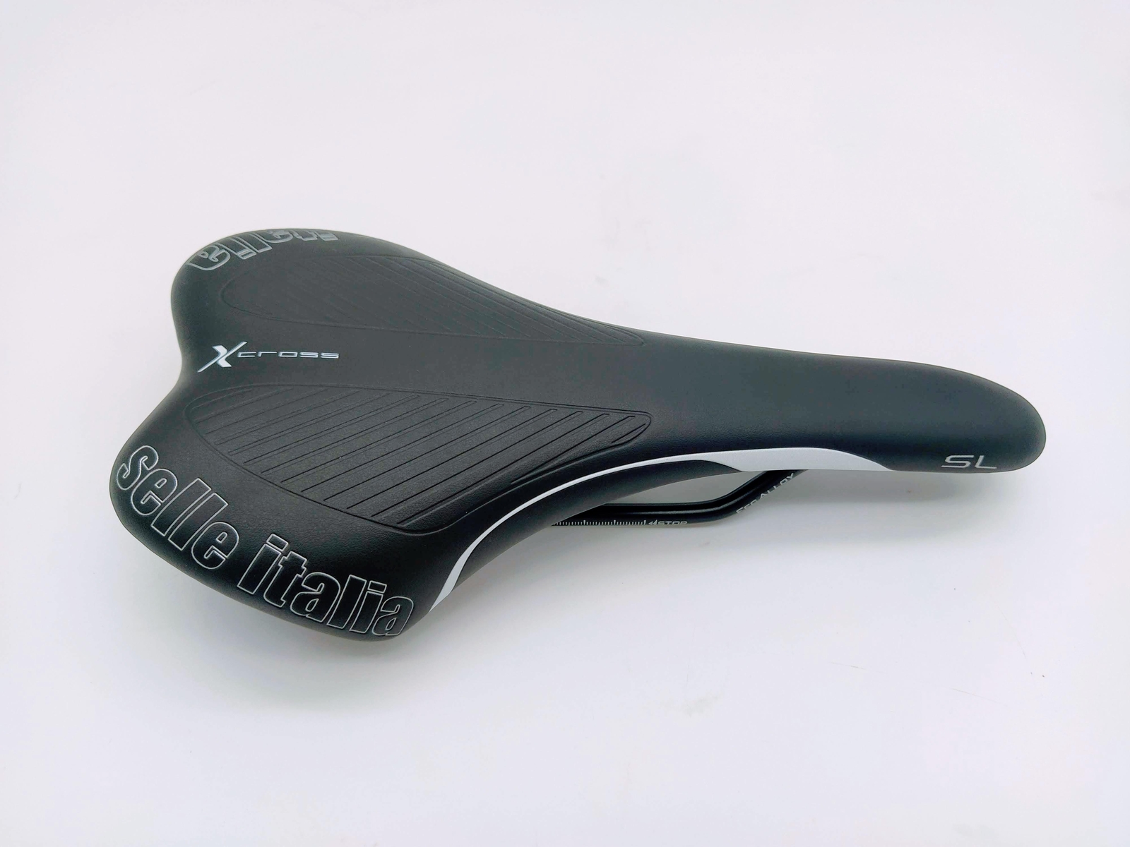 Selle Italia SL X-Cross Saddle with FEC ALLOY Rails 301g W *131 x L*275