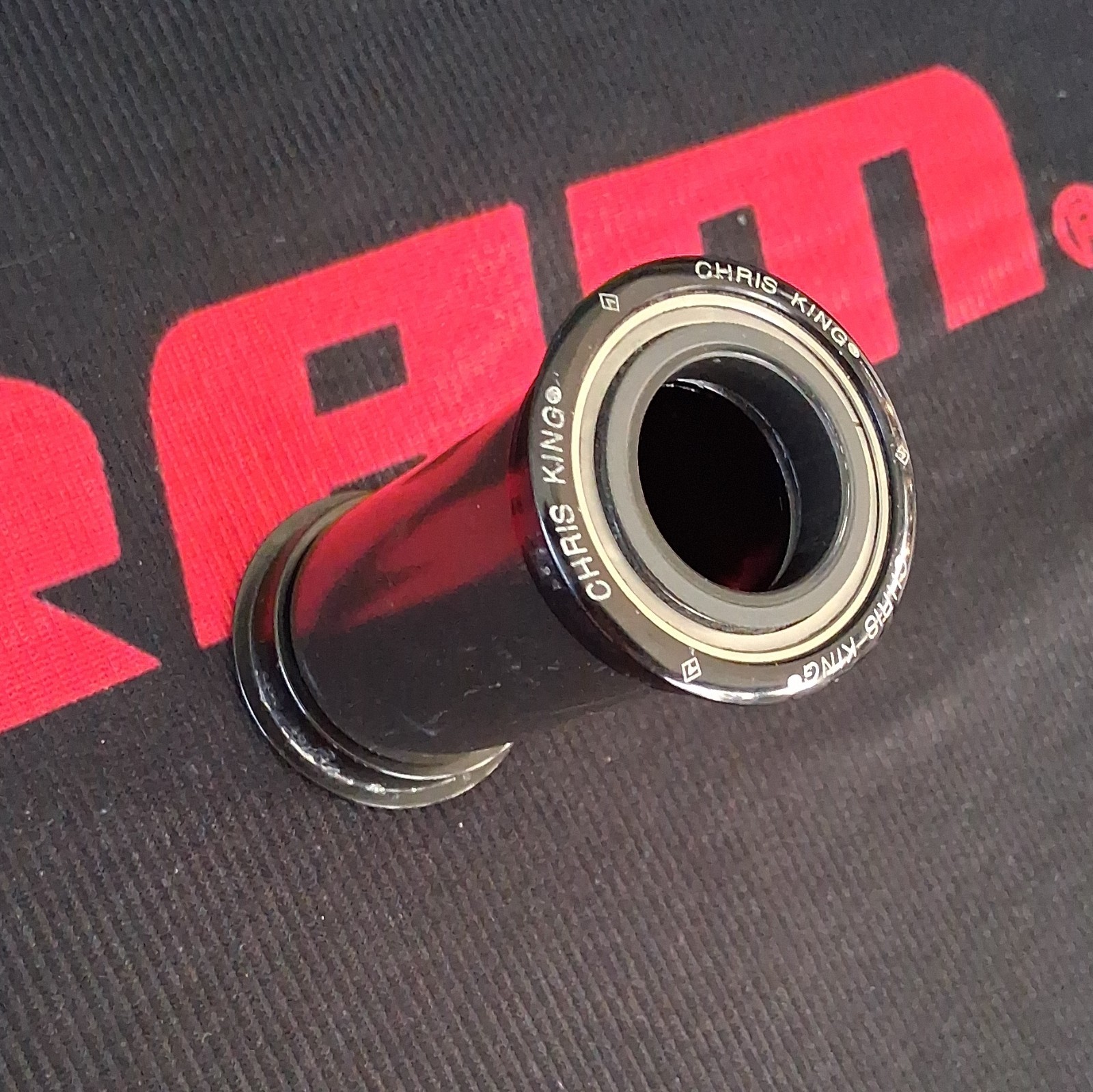 Chris King ThreadFit Bottom Bracket – Black, Excellent Quality, Road / Gravel