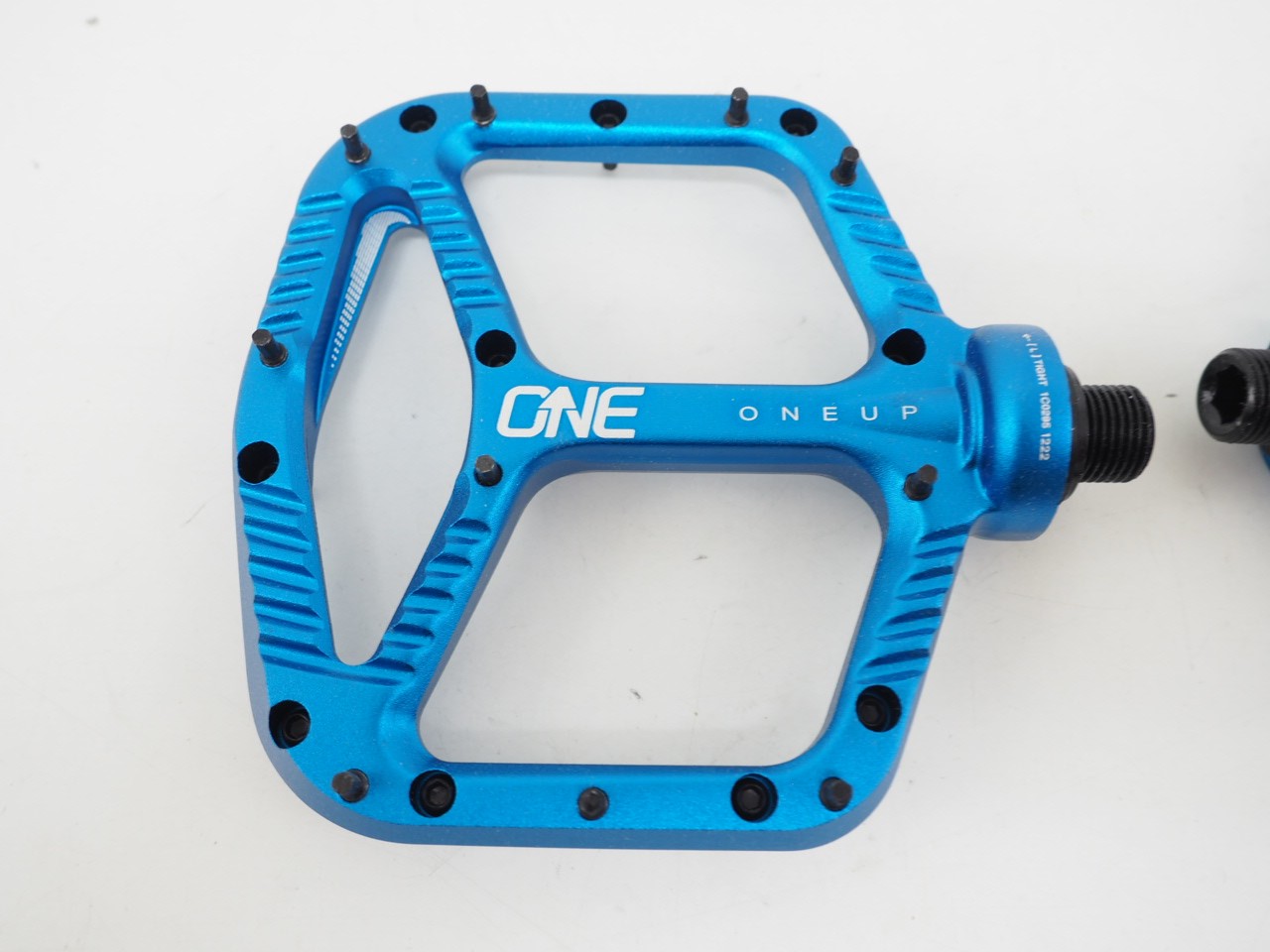 New! One Up Components Blue Aluminum Platform MTB Pedals 115x105mm 386g