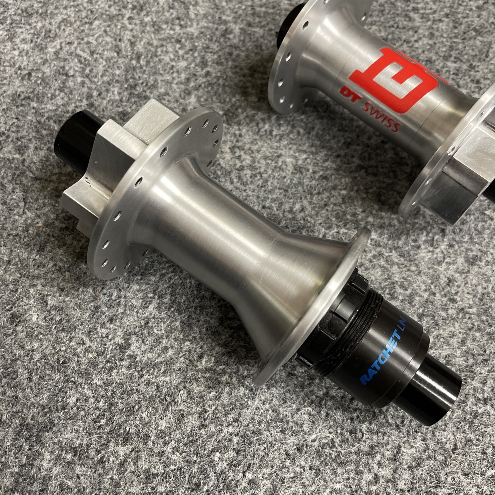 DT Swiss Boost 15×110 12×148 Sram XD Ratchet 6-Bolt Brushed Silver 370 Hub Set