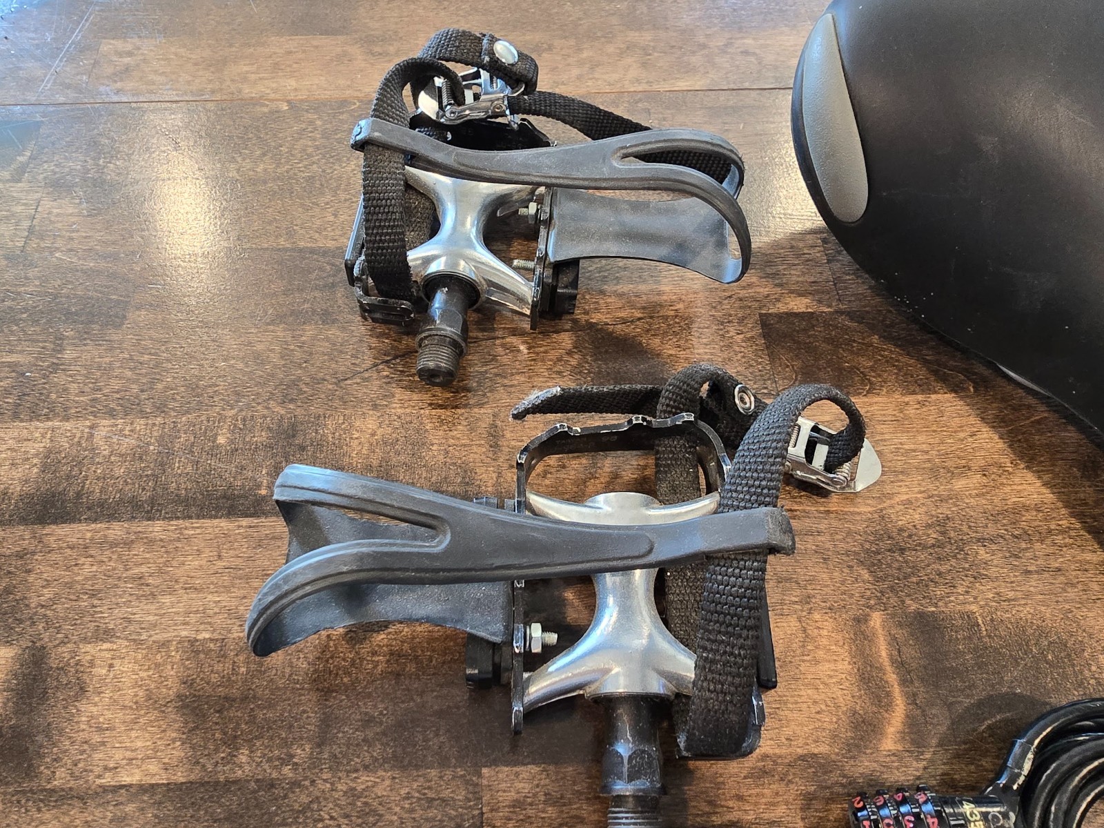 Vintage Assorted Bicycle Bike Parts Wellgo LU-964 & Shimano PD-A25 Pedals