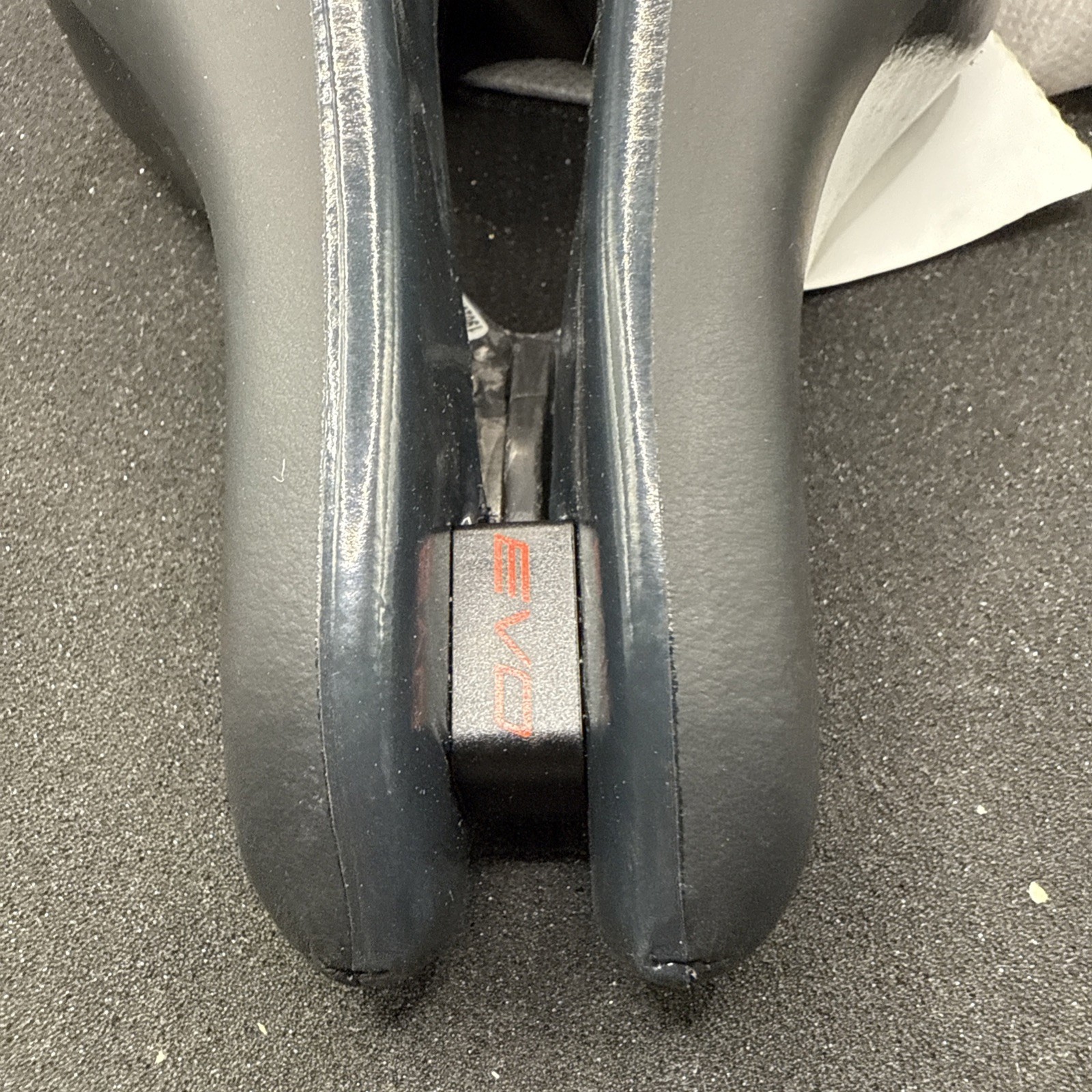 Selle Italia Iron Sd Kit Carbonio Carbon Railed Cycling Saddle Seat (9419-a47)