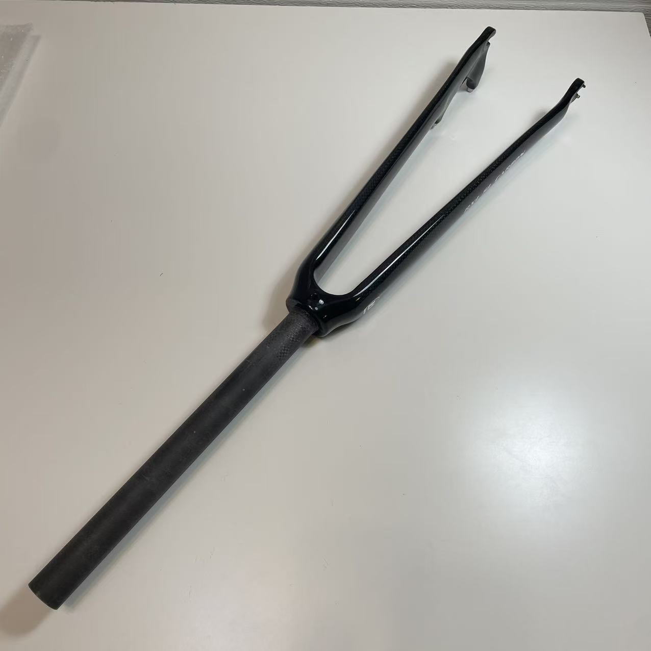 1-1/8″(28.6mm) 700C Carbon Road Bicycle Fork Disc Brake V brake Bike Forks Gloss